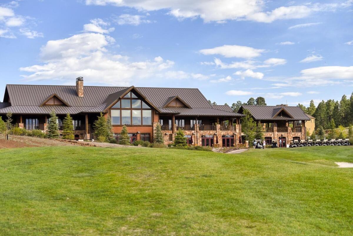 Stunning Golf Course View In Ranch Flagstaff